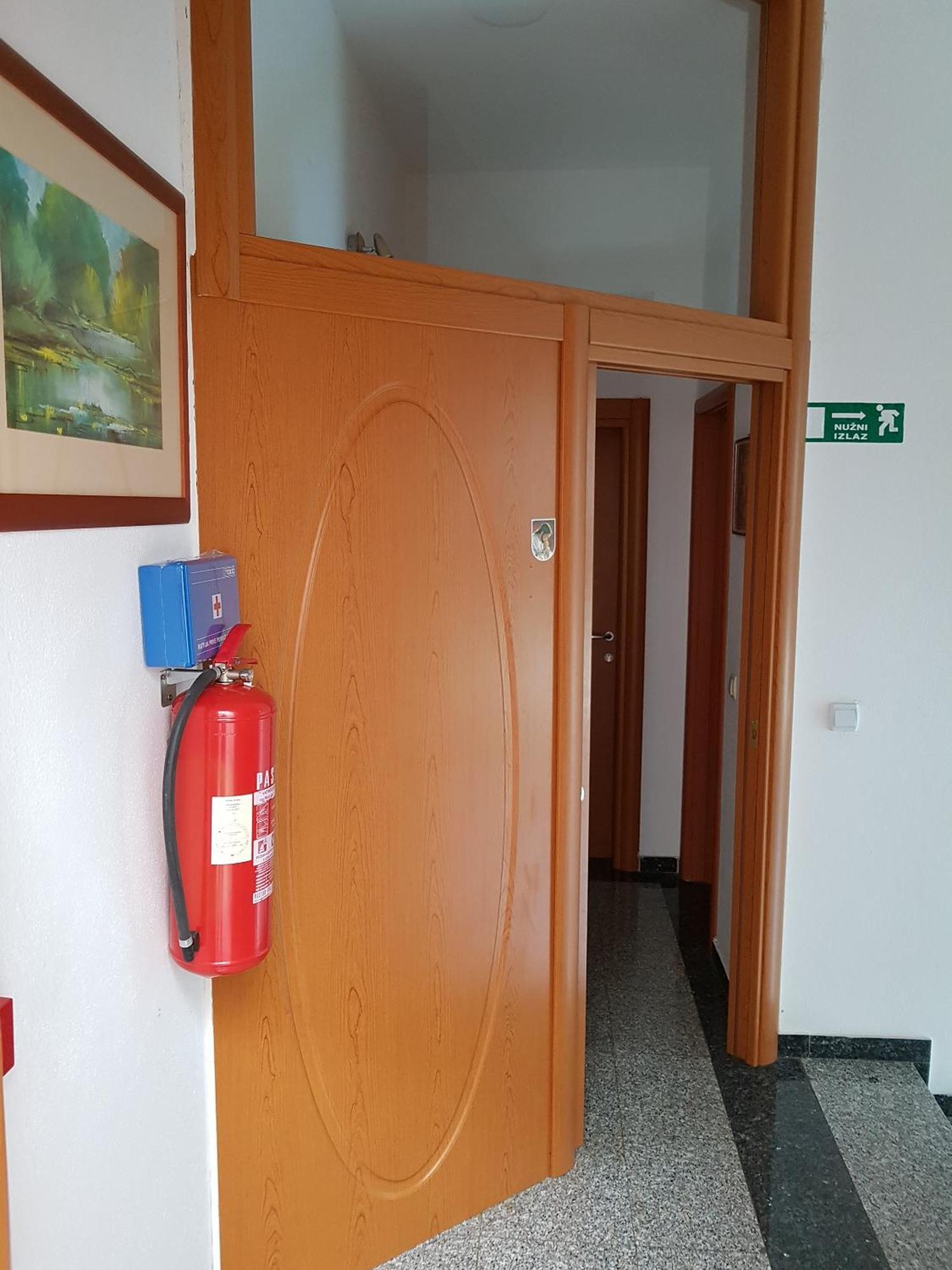 Prenociste Klas Pleternica Habitación foto